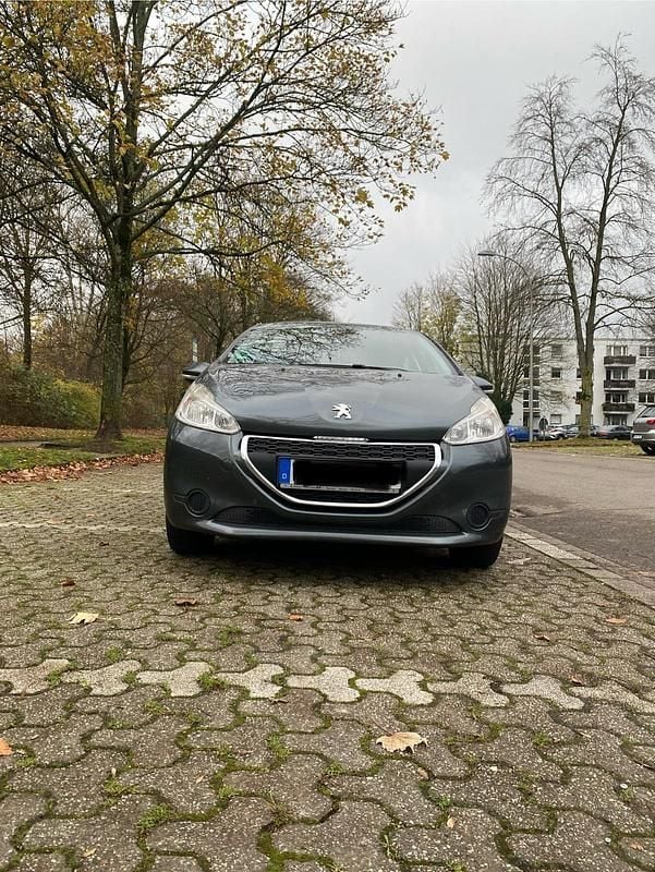 Grau Gebraucht 2014 Peugeot 208 Kleinwagen | 3.750 € - Bild 1/4
