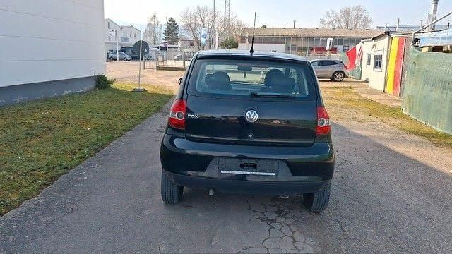 Gebraucht VW Fox Basis 54 PS (39 kW) 2007 Schwarz Kleinwagen