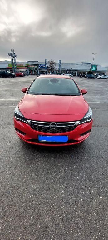 Rot Gebraucht 2016 Opel Astra Edition Kombi | 6.000 € (Guter Preis) - Bild 1/4