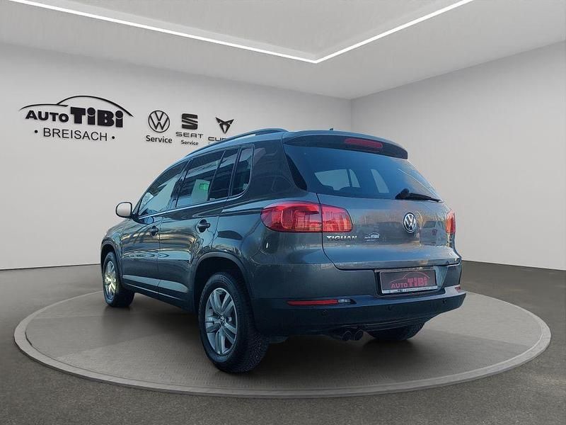 Gebraucht VW Tiguan Trendline 110 PS (80 kW) 2013 Grau SUV