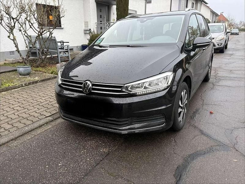 Gebraucht VW Touran Active 150 PS (110 kW) 2023 Van / Kleinbus