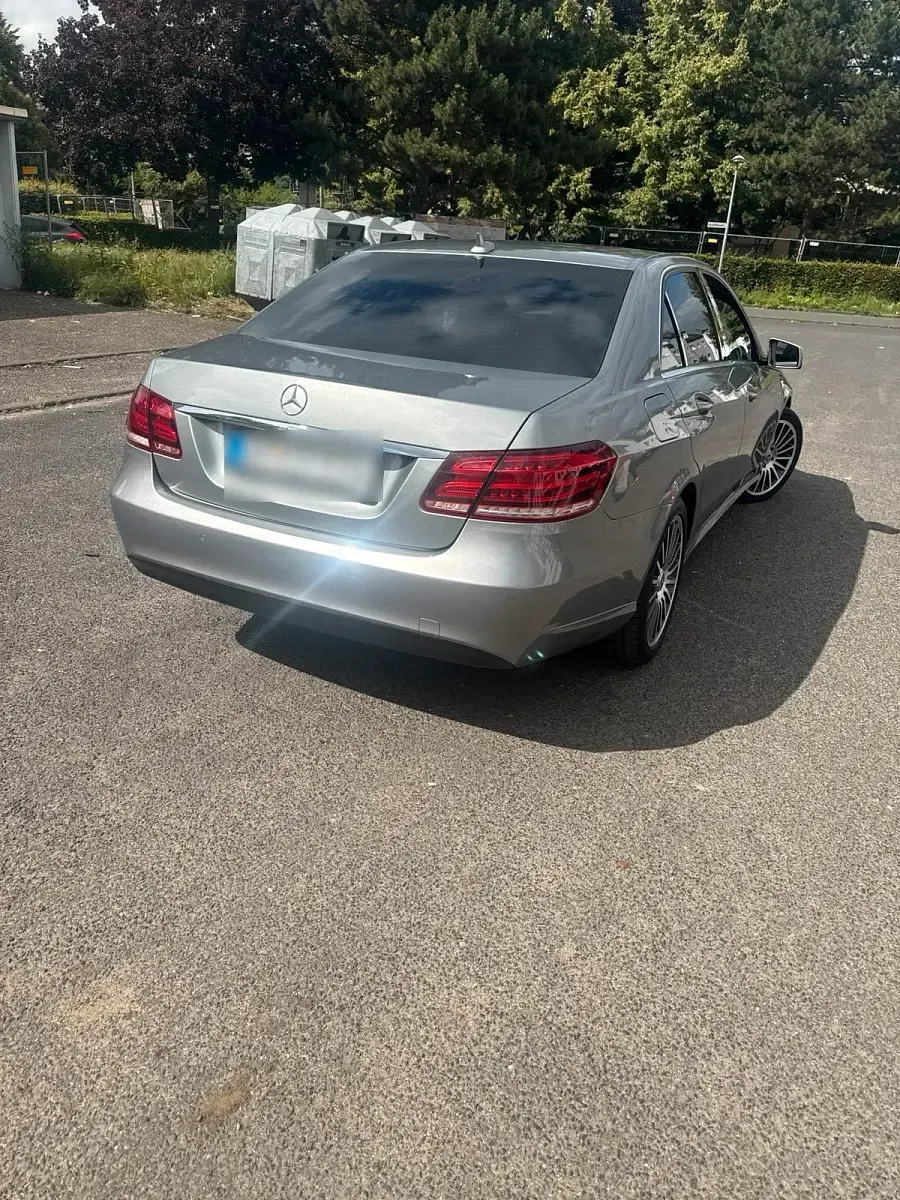 Gebraucht Mercedes E250 204 PS (150 kW) 2013 Grau Limousine