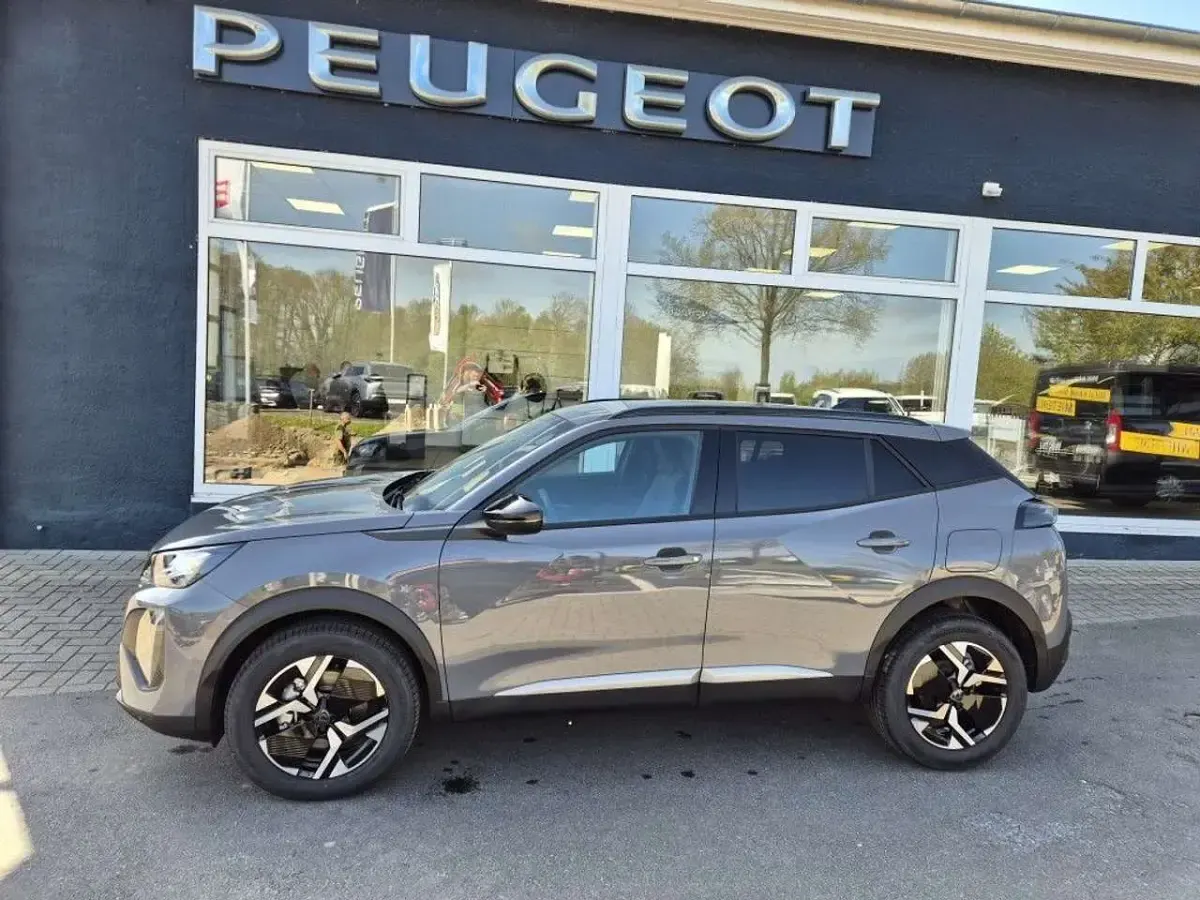 Neu Peugeot 2008 Allure 136 PS (100 kW) 2026 Grau SUV