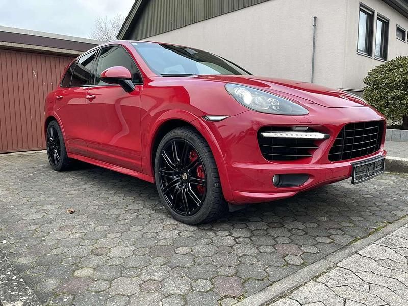 Gebraucht Porsche Cayenne 420 PS (308 kW) 2012 Rot SUV
