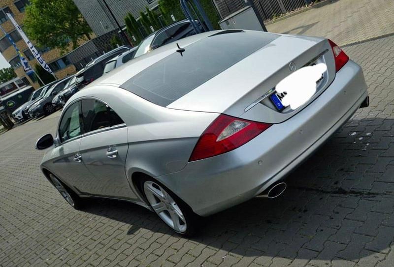 Silber Gebraucht 2007 Mercedes CLS320 Limousine | 5.899 € (Fairer Preis) - Bild 1/3