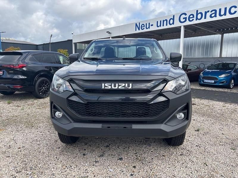 Neu Isuzu D-Max 163 PS (119 kW) 2025 Grau Pickup
