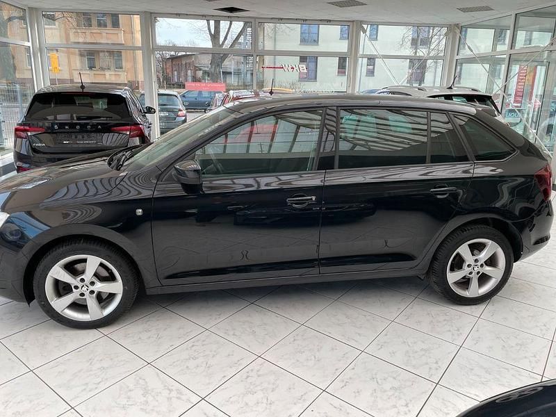 Gebraucht Skoda Rapid Ambition 105 PS (77 kW) 2014 Schwarz Kleinwagen