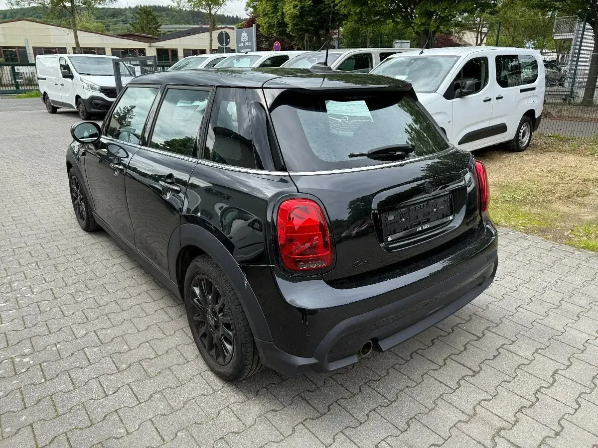 Gebraucht Mini Cooper Classic 136 PS (100 kW) 2022 Schwarz Kleinwagen