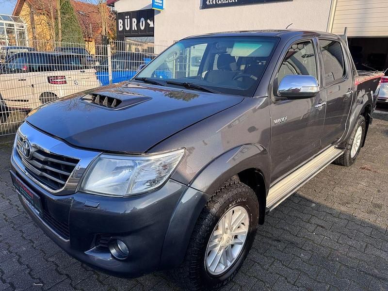 Grau Gebraucht 2016 Toyota HiLux Comfort Abholung | 21.900 € - Bild 1/4