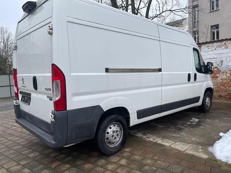 Gebraucht Peugeot Boxer 163 PS (119 kW) 2017 Weiß Van