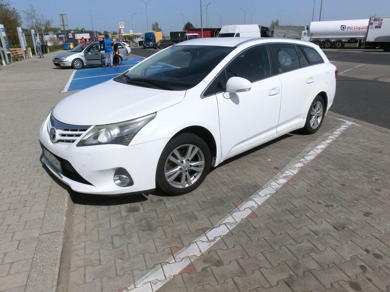 Weiß Gebraucht 2012 Toyota Avensis T2 Kombi | 5.750 € (Fairer Preis) - Bild 1/4