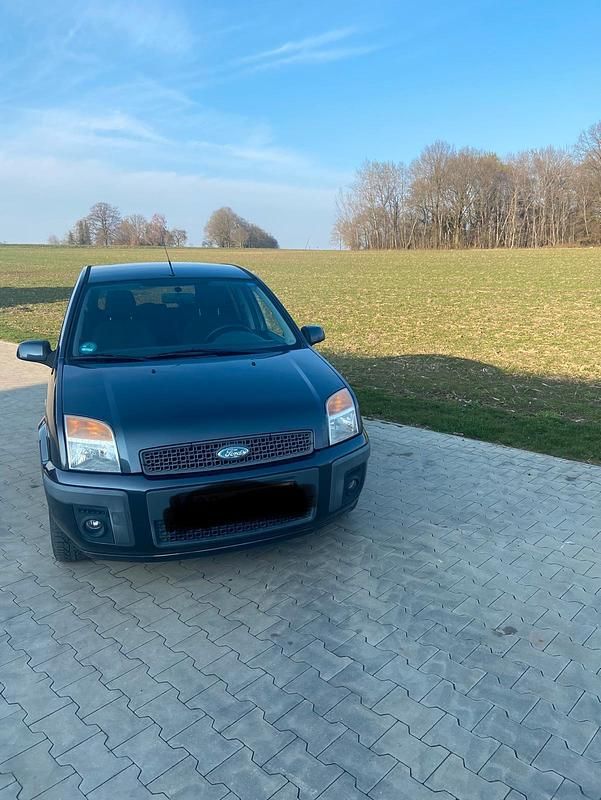 Second-hand Ford Fusion 2008 Gri Hatchback