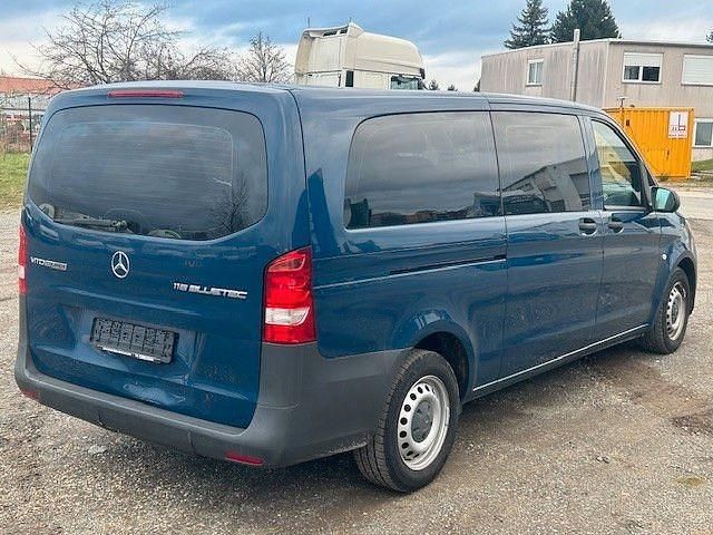 Gebraucht Mercedes Vito 163 PS (119 kW) 2016 Blau Van