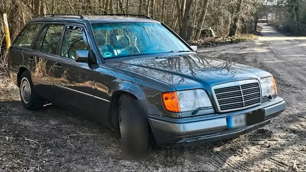 Gebraucht Mercedes E220 150 PS (110 kW) 1994 Kombi