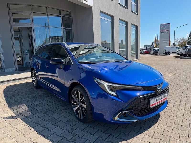 Gebraucht Toyota Corolla Team 196 PS (144 kW) 2022 Weiß Kombi