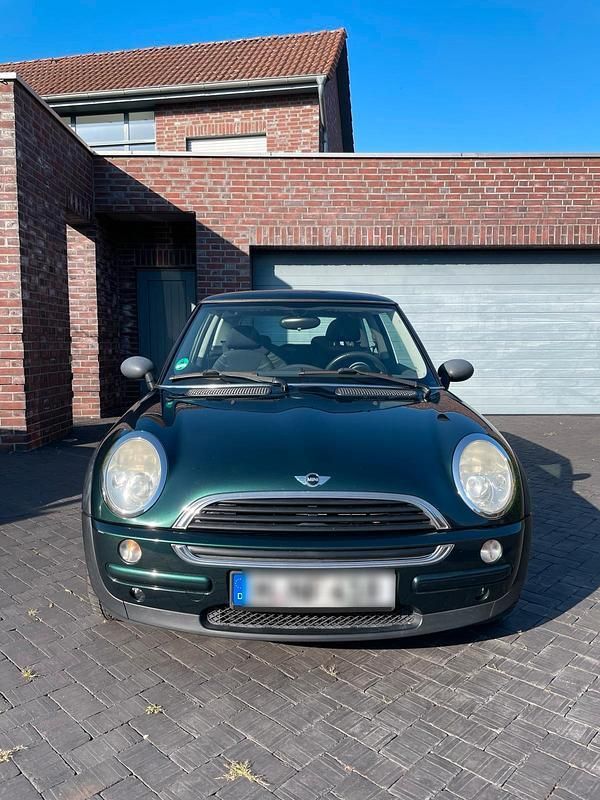 Grün Gebraucht 2004 Mini ONE Kleinwagen | 1.399 € (Guter Preis) - Bild 1/4