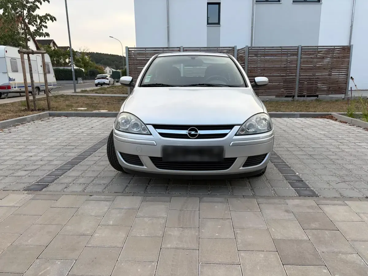 Gebraucht Opel Corsa 80 PS (58 kW) 2005 Silber Kleinwagen