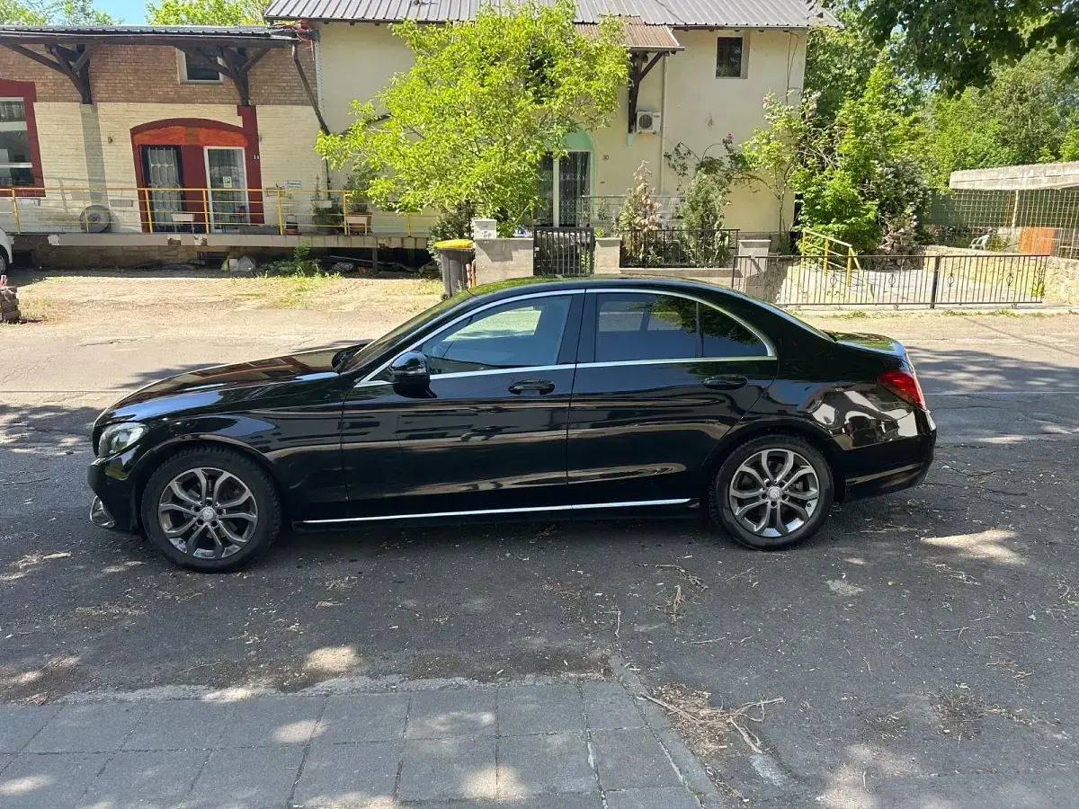 Gebraucht Mercedes C200 184 PS (135 kW) 2016 Schwarz Limousine