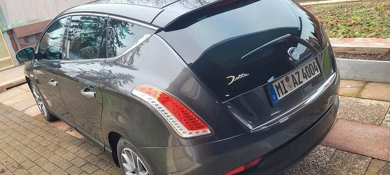 Gebraucht Lancia Delta Silver 140 PS (102 kW) 2011 Grau Kleinwagen