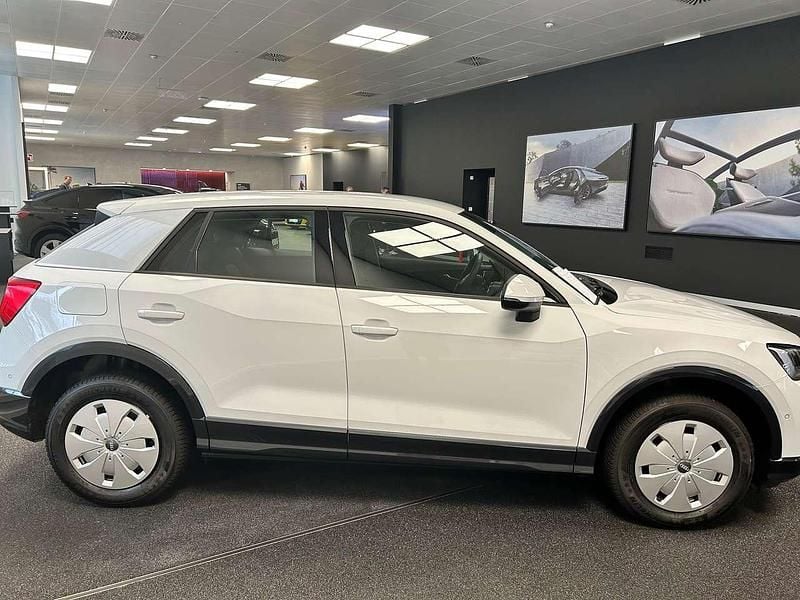Weiß Gebraucht 2023 Audi Q2 Advanced SUV | 27.950 € (Fairer Preis) - Bild 1/4