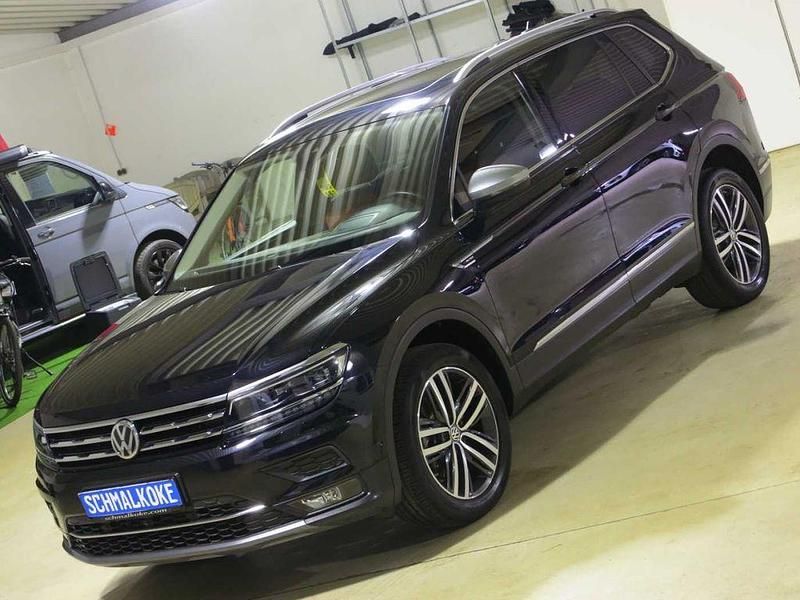 Gebraucht VW Tiguan Allspace Highline 200 PS (147 kW) 2021 Deep black pearlescent (metallic) SUV