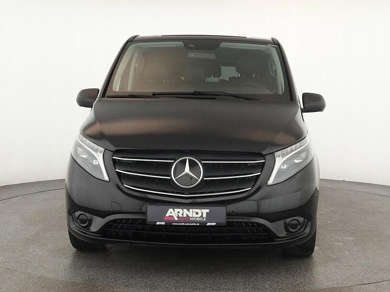 Gebraucht Mercedes Vito 237 PS (174 kW) 2023 Obsidianschwarz metallic Van