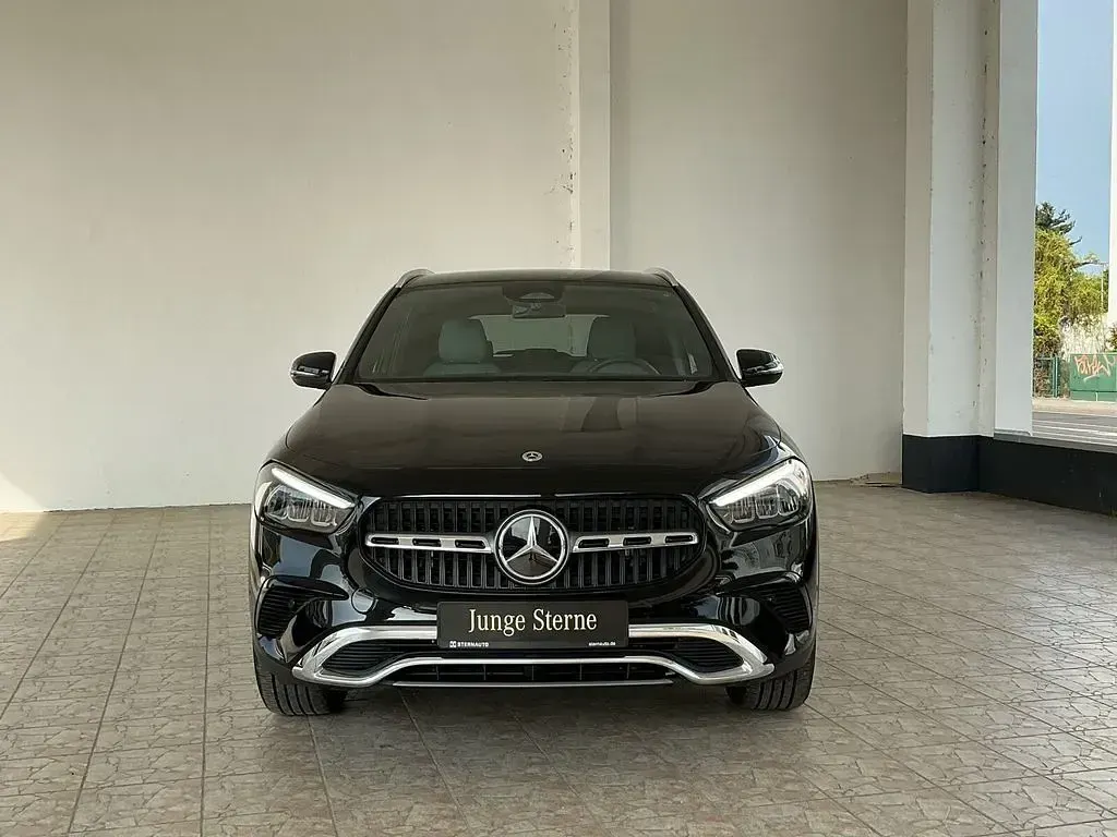 Gebraucht Mercedes GLA250 Progressive 218 PS (160 kW) 2025 Metalliclack kosmosschwarz SUV