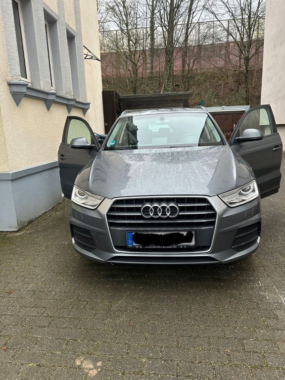 Schwarz Gebraucht 2015 Audi Q3 Design SUV | 14.000 € (Guter Preis) - Bild 1/4
