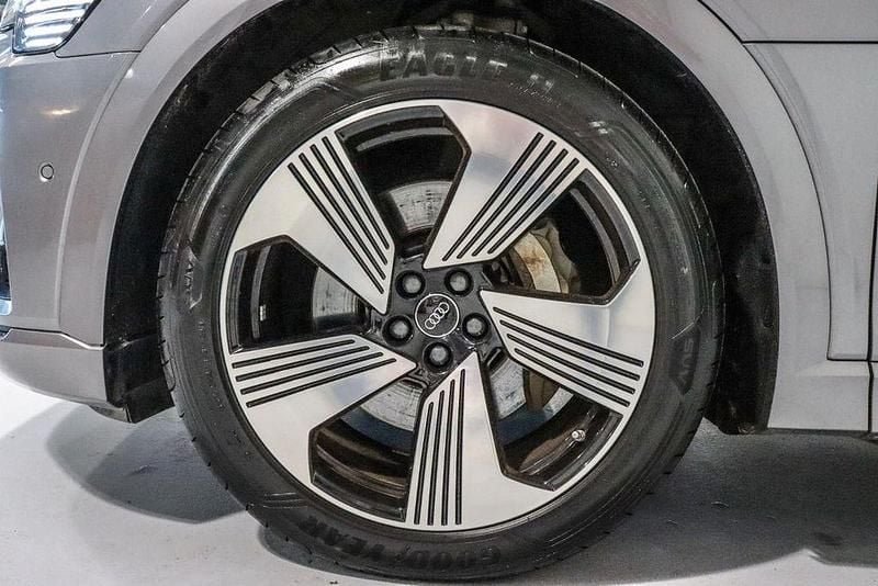 Gebraucht Audi e-tron Advanced 300 kW (408 PS) 2020 Grau SUV