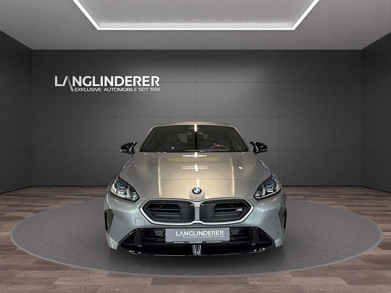 Gebraucht BMW M135 Performance 300 PS (220 kW) 2024 Skyscraper grau metallic Kleinwagen