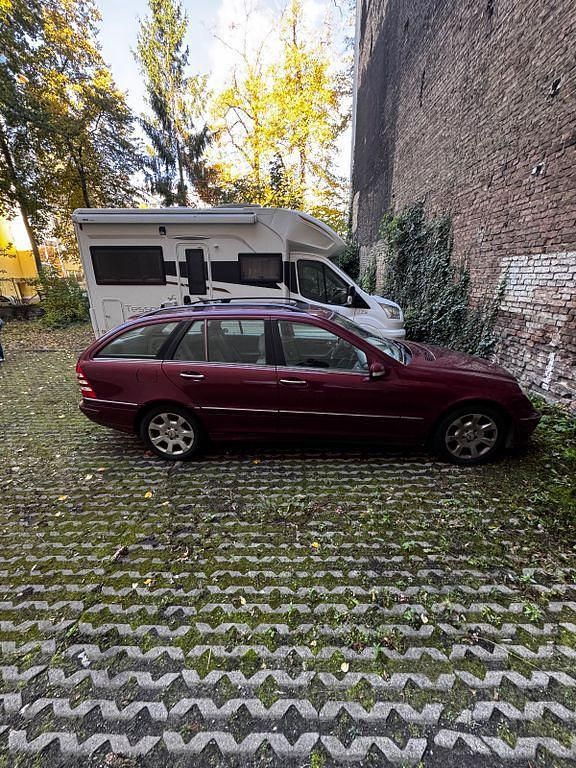 Rot Gebraucht 2004 Mercedes C200 Elegance Limousine | 2.700 € (Superpreis) - Bild 1/4