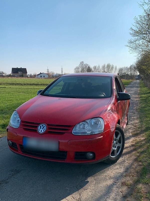 Gebraucht VW Golf V 140 PS (102 kW) 2007 Rot Kleinwagen