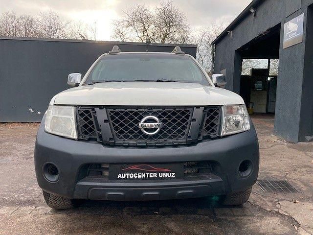 Gebraucht Nissan Navara 231 PS (169 kW) 2011 Weiß Abholung