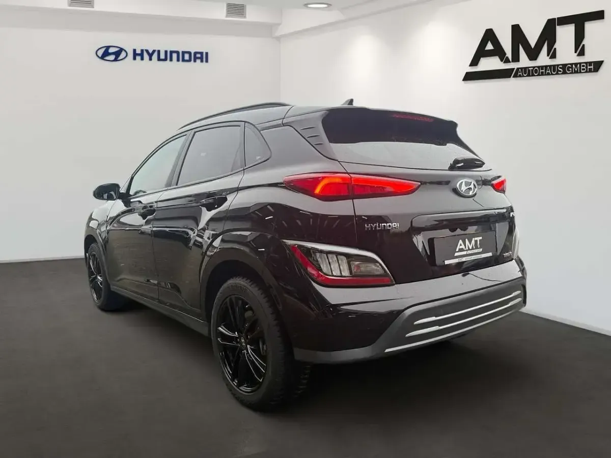 Gebraucht Hyundai Kona Advantage 100 kW (136 PS) 2023 Teal blue / met SUV