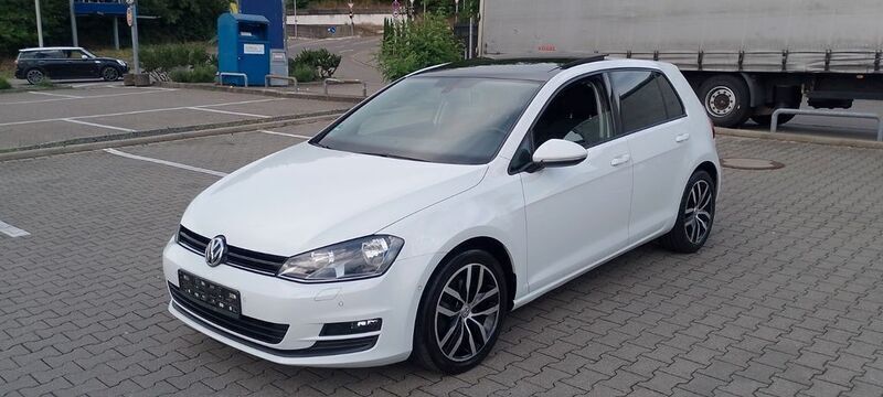 Weiß Gebraucht 2014 VW Golf VII Comfortline Limousine | 7.550 € (Fairer Preis) - Bild 1/4