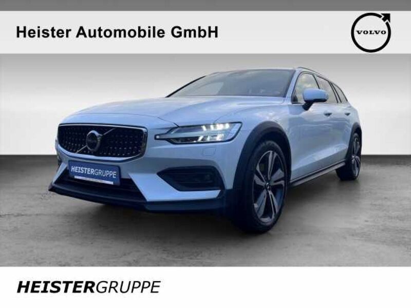 Crystal white pearl / metallic (metallic) Gebraucht 2023 Volvo V60 Plus Kombi | 47.890 € - Bild 1/4