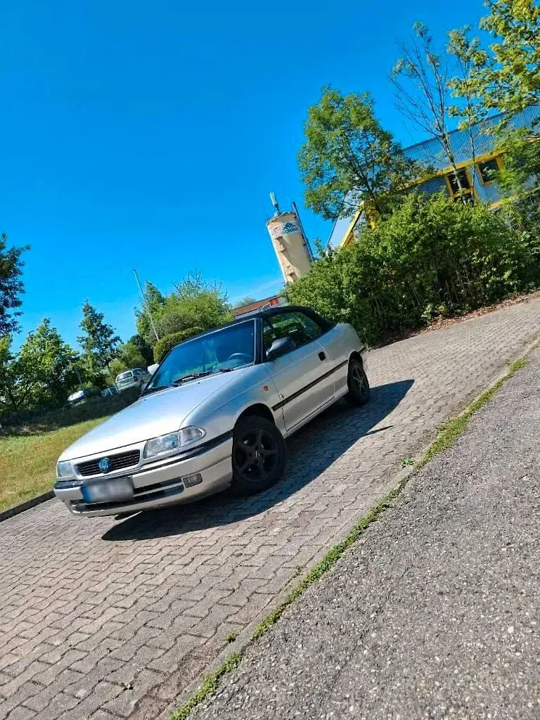 Gebraucht Opel Astra Cabriolet 75 PS (55 kW) 1998 Silber Cabrio