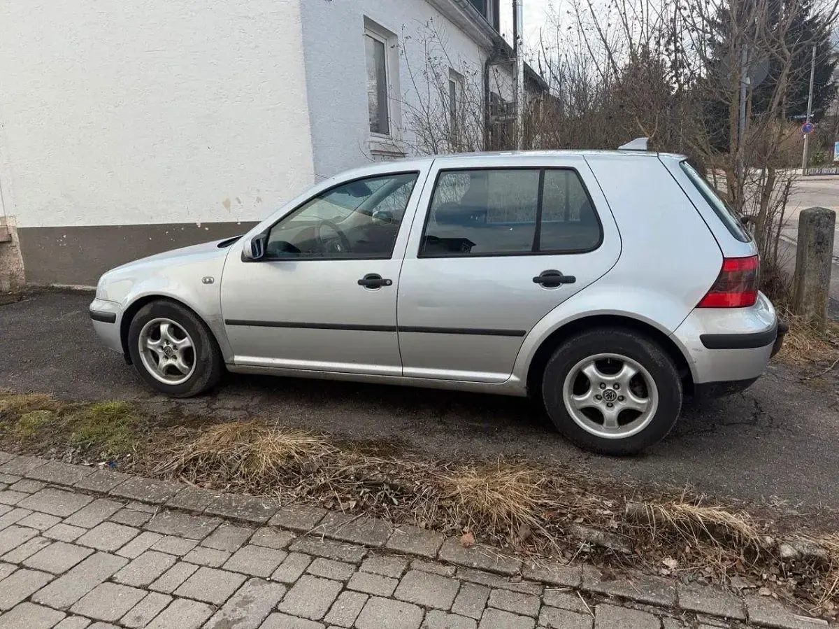 Gebraucht VW Golf IV 75 PS (55 kW) 2001 Grau Kleinwagen