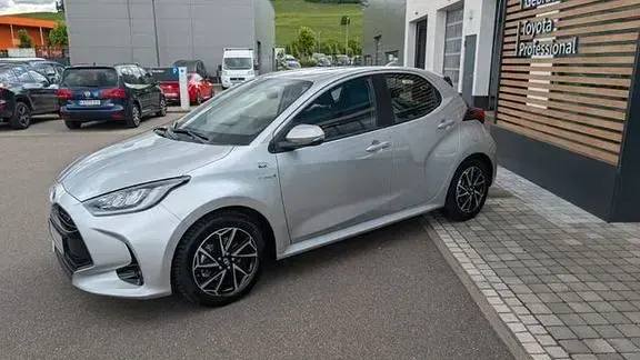 Gebraucht Toyota Yaris Basis 116 PS (85 kW) 2020 Platinsilber metallic