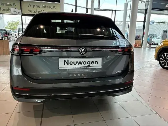Neu VW Passat Business 150 PS (110 kW) 2026 Grau Kombi