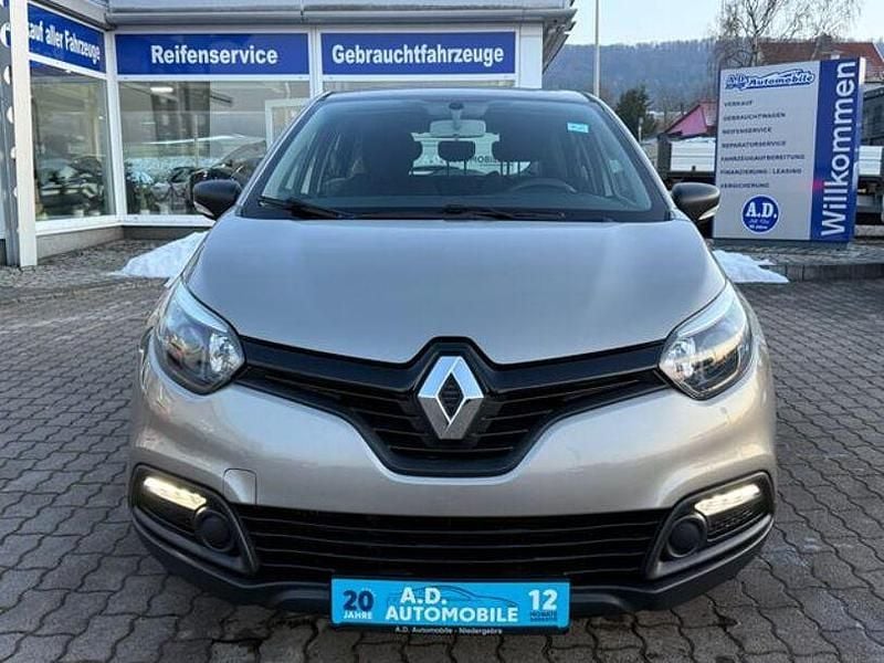 Second-hand Renault Captur Expression 119 CP (87 kW) 2014 Argintiu SUV