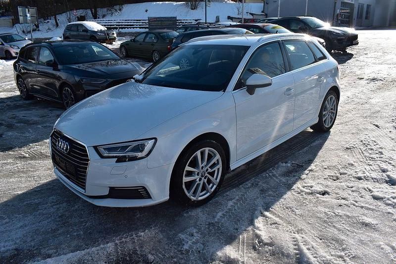 Gebraucht Audi A3 Sportback e-tron Design 204 PS (150 kW) 2020 Kleinwagen