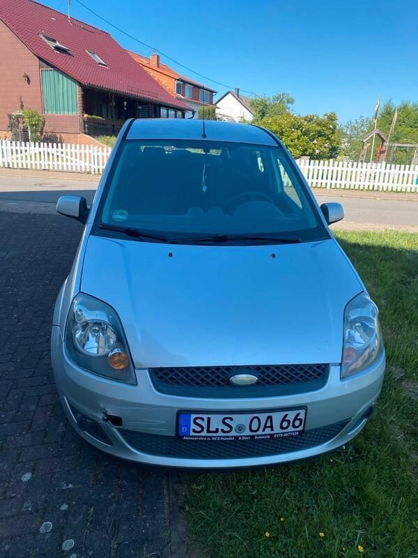 Silber Gebraucht 2006 Ford Fiesta Kleinwagen | 1.850 € (Fairer Preis) - Bild 1/4