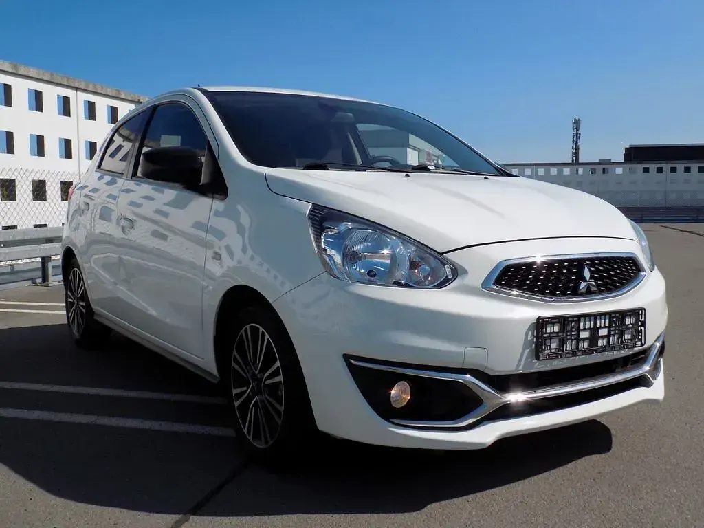 Gebraucht Mitsubishi Space Star Top 80 PS (58 kW) 2018 Weiß Kleinwagen