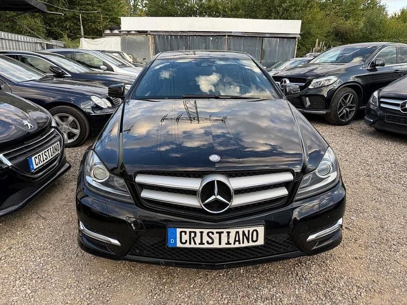 Schwarz Gebraucht 2011 Mercedes C220 Coupé | 7.499 € (Guter Preis) - Bild 1/4