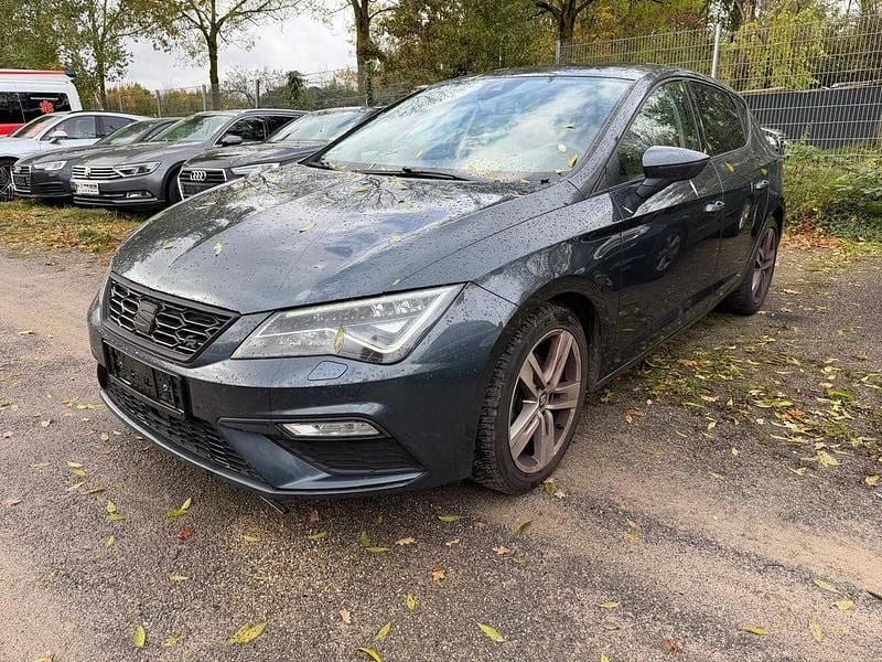 Magnetic tech grey Gebraucht 2019 Seat Leon FR Limousine | 11.980 € (Superpreis) - Bild 1/4