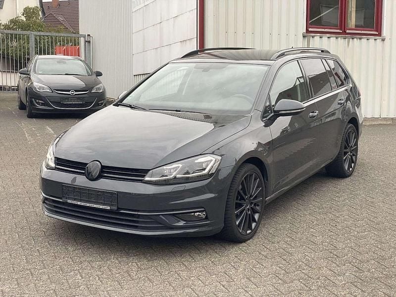 Uranograu Gebraucht 2018 VW Golf VII Highline Kombi | 11.650 € (Guter Preis) - Bild 1/4