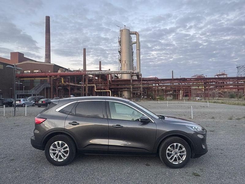 Andere außenfarben Gebraucht 2023 Ford Kuga Titanium SUV | 20.890 € (Superpreis) - Bild 1/4
