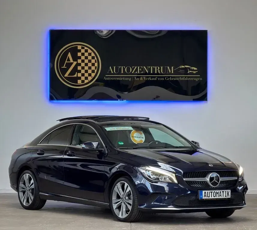 Gebraucht Mercedes CLA220 170 PS (125 kW) 2018 Cavansitblau Coupé