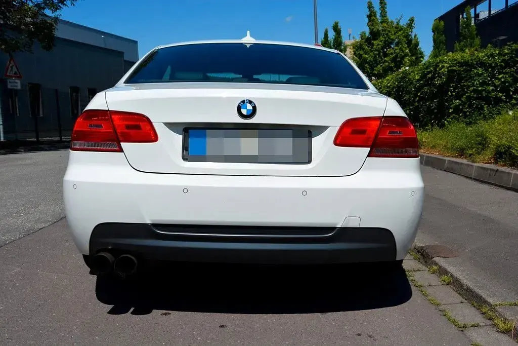 Gebraucht BMW 320 M Sport 170 PS (125 kW) 2010 Weiß Coupé